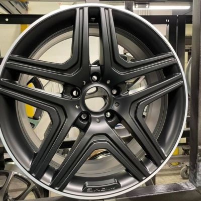 AMG Felgenreparatur in schwarz matt